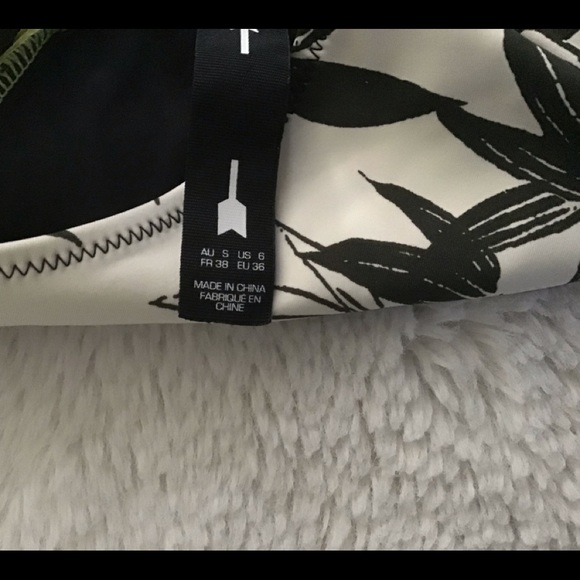 THE UPSIDE BAMBOO ZIP UP PADDLE SUIT, S - Picture 3 of 3